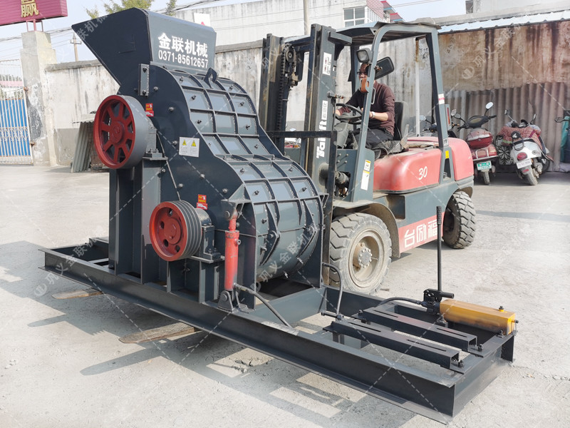 雙級粉碎機發(fā)往廣東破碎高嶺土