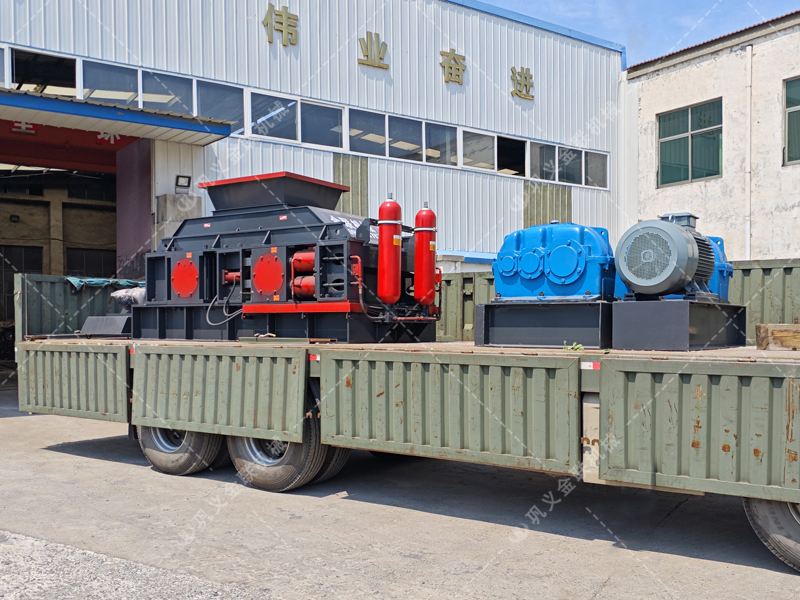 液壓對(duì)輥制砂機(jī)：雙輥擠壓耐磨輥體，連續(xù)作業(yè)千噸依舊精準(zhǔn)